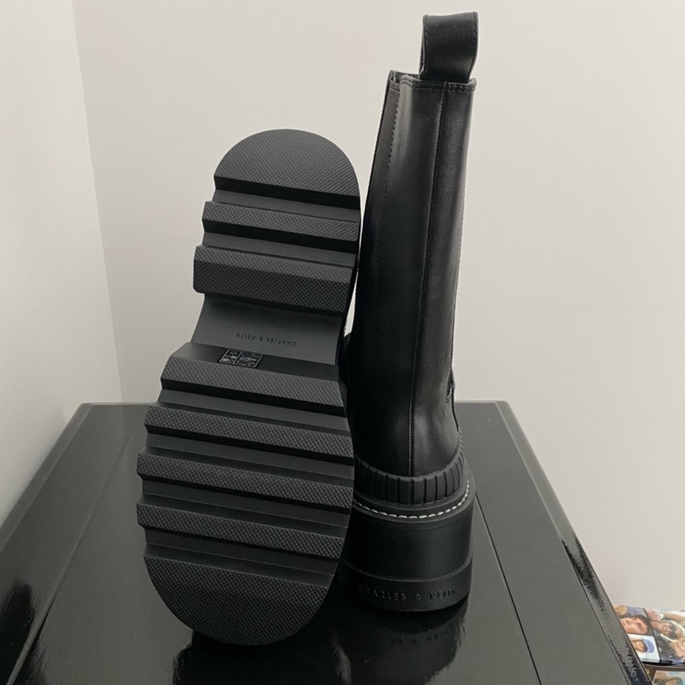 Charles & Keith Black Platform Boots - Picture 5 of 6